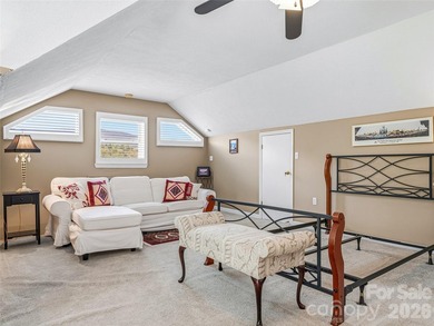 Perfect location for the Lake Lure vacation home buyer seeking - photo 19
