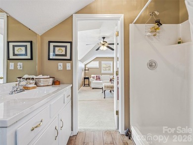 Perfect location for the Lake Lure vacation home buyer seeking - photo 22