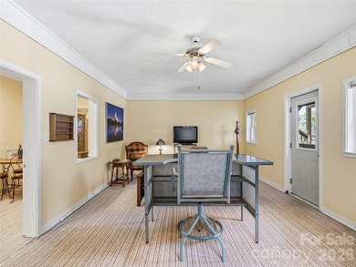Perfect location for the Lake Lure vacation home buyer seeking - photo 33