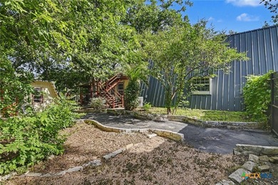 Welcome to 898 Buerger Lane on the Guadalupe River's beautiful - photo 33