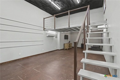 Welcome to 898 Buerger Lane on the Guadalupe River's beautiful - photo 35