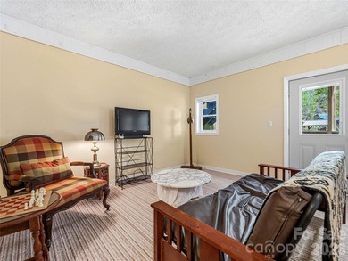 Perfect location for the Lake Lure vacation home buyer seeking - photo 36