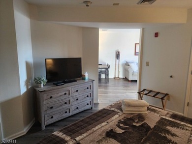 Stunning Pool & Ski Mountain Views!! This very rare Studio Plus - photo 40