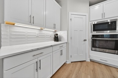 Like new, move in ready home with an open floor plan and lots of - photo 11