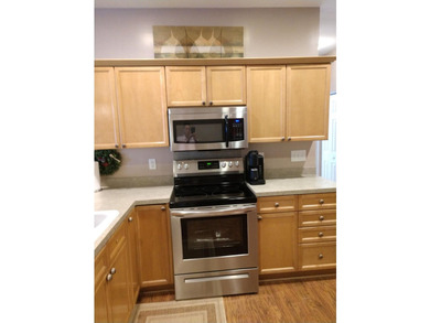 Ranch villa. Maintenance free living. Beautiful home move in - photo 18
