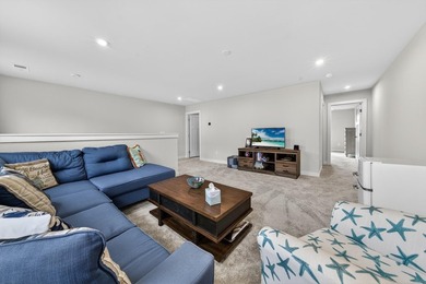 Like new, move in ready home with an open floor plan and lots of - photo 31