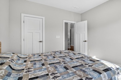 Like new, move in ready home with an open floor plan and lots of - photo 34