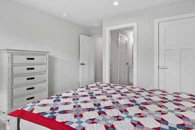 Like new, move in ready home with an open floor plan and lots of - photo 36
