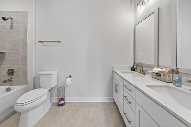 Like new, move in ready home with an open floor plan and lots of - photo 38