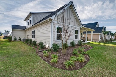 Like new, move in ready home with an open floor plan and lots of - photo 43