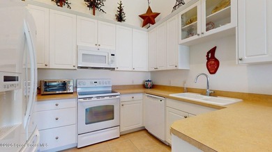 Immaculate single story 2 bedrooms plus a flex room with double - photo 4