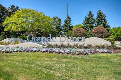 Like new, move in ready home with an open floor plan and lots of - photo 46