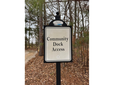 Welcome to your opportunity to own a slice of lake life in the - photo 8