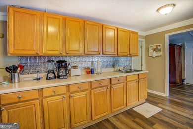 LOCATION, LOCATION, LOCATION... Big price reduction on this cozy - photo 14