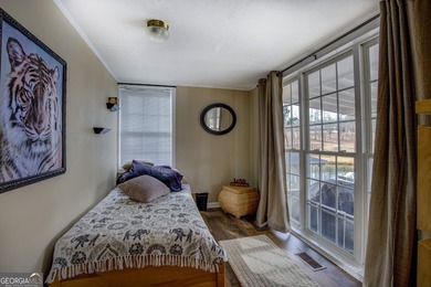 LOCATION, LOCATION, LOCATION... Big price reduction on this cozy - photo 20