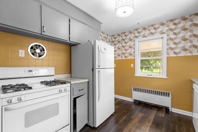 Cozy brick cape cod in excellent location! This home offers - photo 24