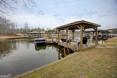 LOCATION, LOCATION, LOCATION... Big price reduction on this cozy - photo 28