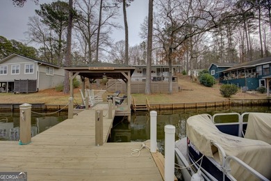 LOCATION, LOCATION, LOCATION... Big price reduction on this cozy - photo 32