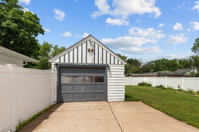 Cozy brick cape cod in excellent location! This home offers - photo 40