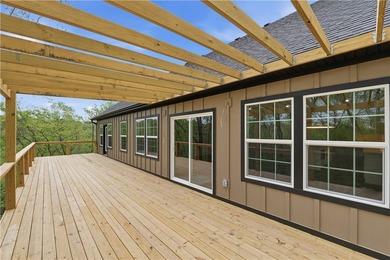 Stunning 2,890 sq ft brick estate on a private .47-acre - photo 44