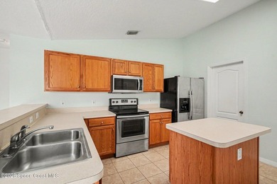 Discover the perfect blend of comfort and convenience in this - photo 11