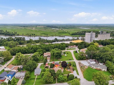 Welcome to one of the most extraordinary properties to hit the - photo 2