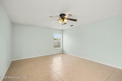 Discover the perfect blend of comfort and convenience in this - photo 12