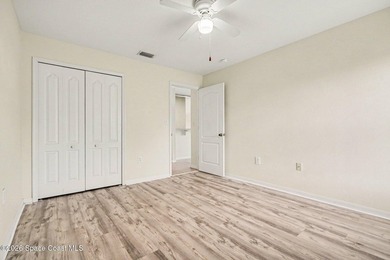 Discover the perfect blend of comfort and convenience in this - photo 17