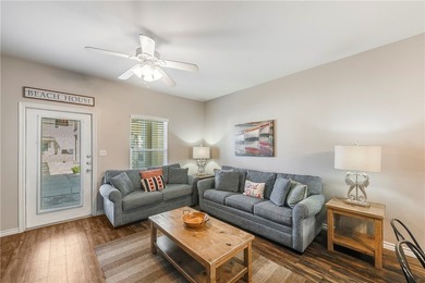Well decorated two bedroom three bathroom townhome that sleeps - photo 4