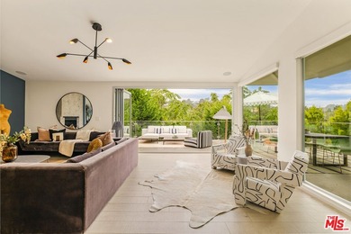 Located in the coveted Santa Monica Canyon, this reimagined - photo 7