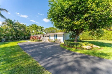 Discover a rare opportunity in Pinecrest with this beautifully - photo 6