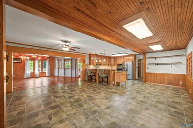 Welcome to your lake getaway with endless possibilities! Whether - photo 12
