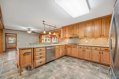 Welcome to your lake getaway with endless possibilities! Whether - photo 14