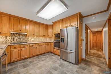 Welcome to your lake getaway with endless possibilities! Whether - photo 15