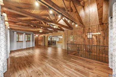 Welcome to your lake getaway with endless possibilities! Whether - photo 18