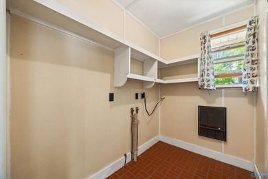 Welcome to your lake getaway with endless possibilities! Whether - photo 37