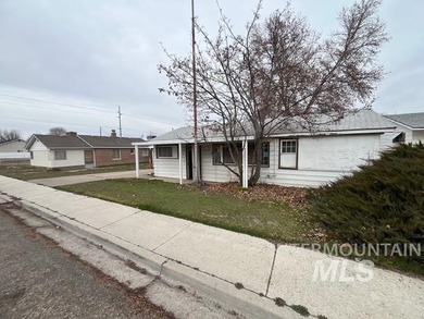 Lake Lowell Home Sale Pending in Nampa Idaho