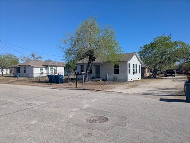 Exceptional opportunity to own a 5-unit income producing - photo 2