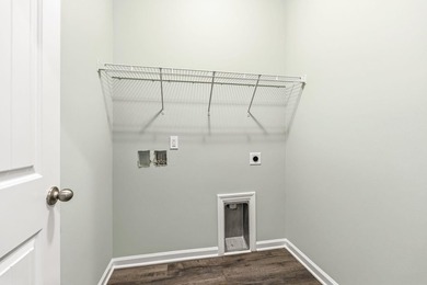 Check out this awesome 3 bed/2 bath home located just minutes - photo 11