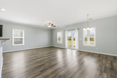 Check out this awesome 3 bed/2 bath home located just minutes - photo 13