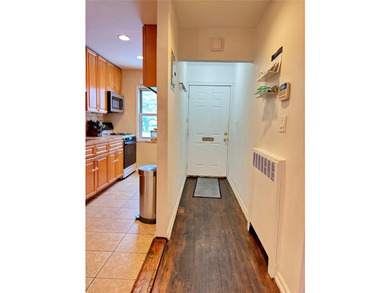 Private entrance beautiful garden apartment on first floor with - photo 13