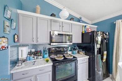 Welcome to this beautifully maintained 3-bedroom, 2-bath home - photo 15