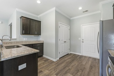 Check out this awesome 3 bed/2 bath home located just minutes - photo 18