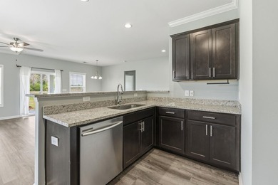Check out this awesome 3 bed/2 bath home located just minutes - photo 20