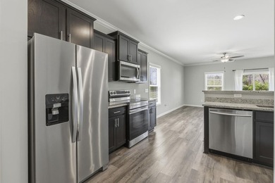 Check out this awesome 3 bed/2 bath home located just minutes - photo 21