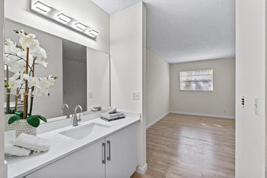 Beautifully renovated 2 BD, 2 BA first-floor condo in Century - photo 24