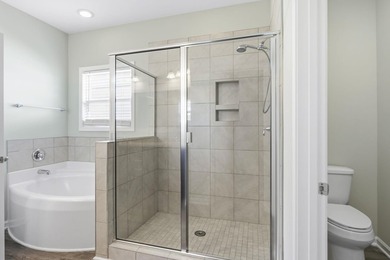 Check out this awesome 3 bed/2 bath home located just minutes - photo 26