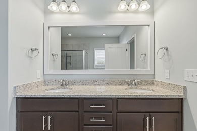 Check out this awesome 3 bed/2 bath home located just minutes - photo 29
