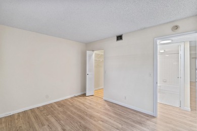 Beautifully renovated 2 BD, 2 BA first-floor condo in Century - photo 30
