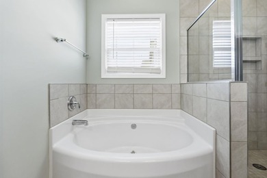 Check out this awesome 3 bed/2 bath home located just minutes - photo 31